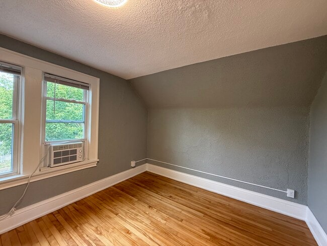 Building Photo - 780 Curfew St