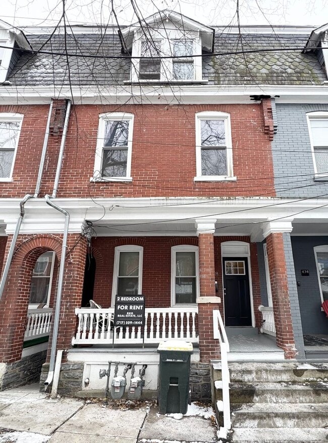 Building Photo - CHRI438