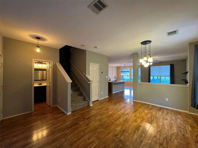 Building Photo - "Charming 3-Bedroom Retreat in Kyle, TX with Spacious Living and Modern Comforts!"