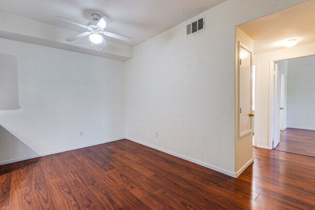 Building Photo - 8250 N Grand Canyon Dr