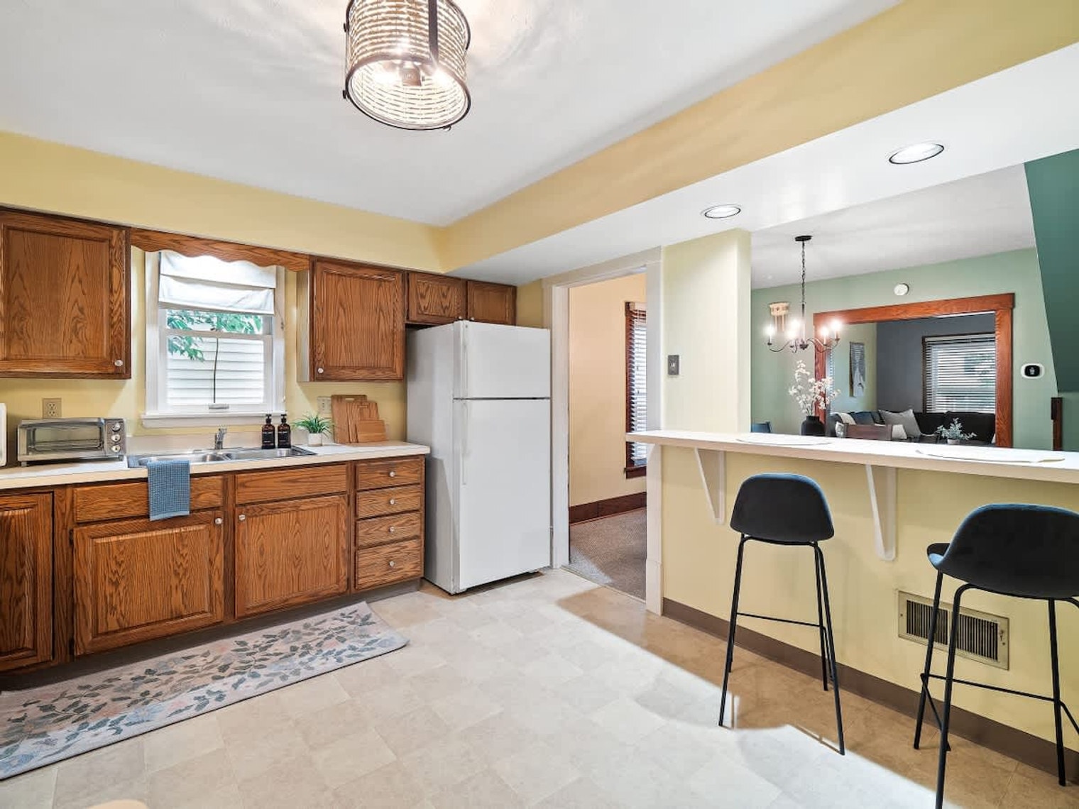 Building Photo - 679 Washington St