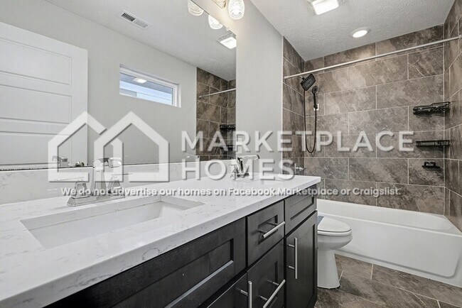 Building Photo - 2437/106 Bell St