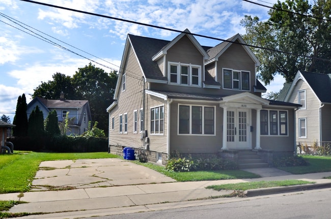 Building Photo - 1823 Hutchins Ave