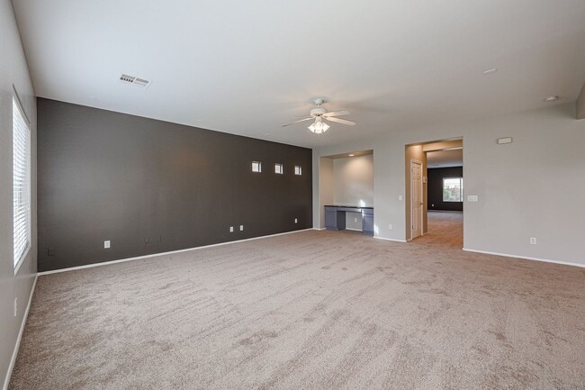 Building Photo - 4 bed, 3.5 bath house in Stetson Valley, Phoenix