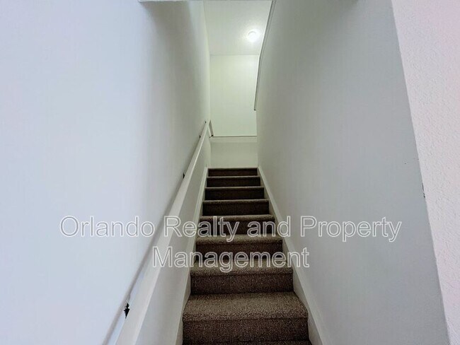 Building Photo - 2606 Lodi Cir