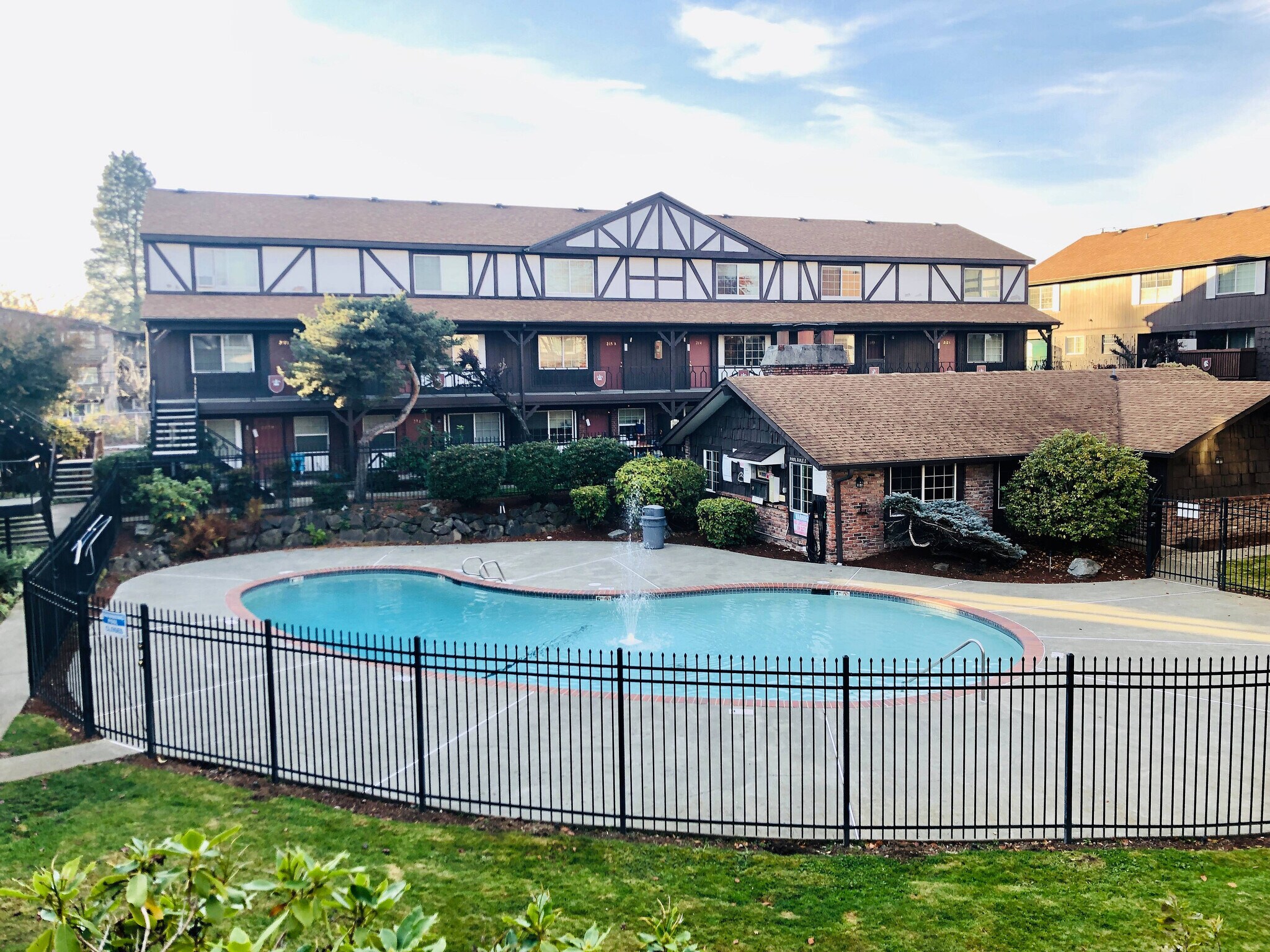 Building Photo - Cambridge Square