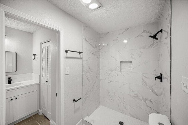 Building Photo - 10416 Hammerly Blvd