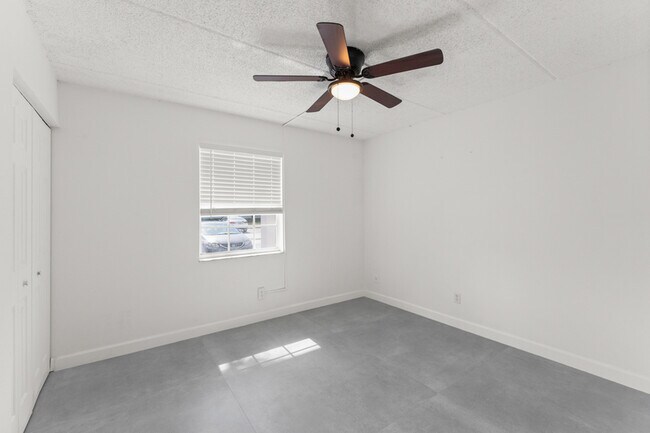 Building Photo - 225 Lewfield Cir