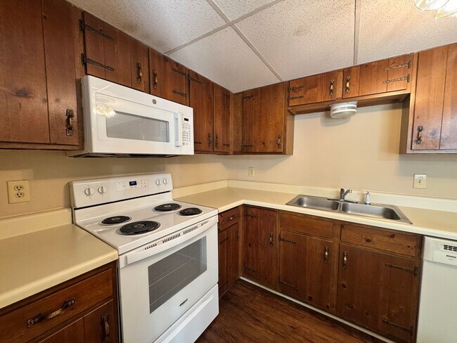 Building Photo - Great Location - Campbell County Townhome (176 Kitty Hawk Square)