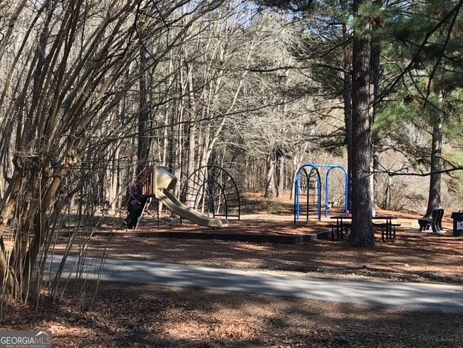 Building Photo - 601 Ridgefield Dr