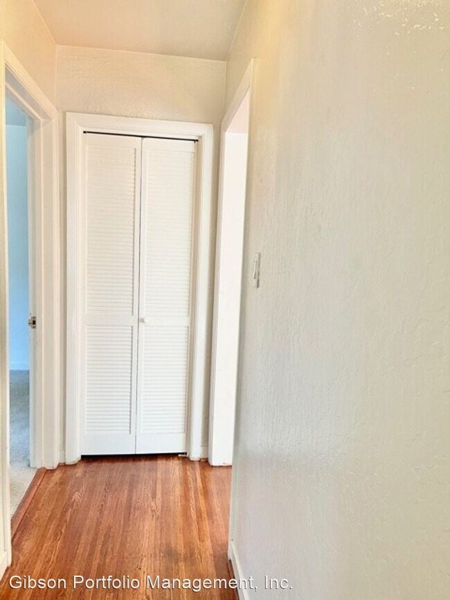 Building Photo - 2 br, 1 bath House - 155 N El Camino Real #5