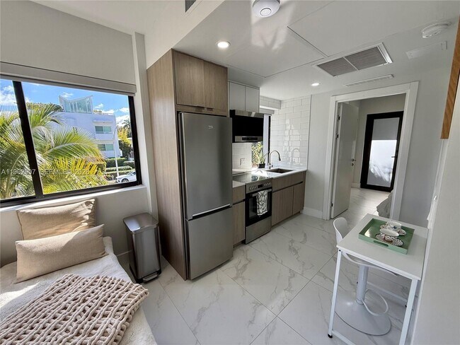 Building Photo - 944 Jefferson Ave