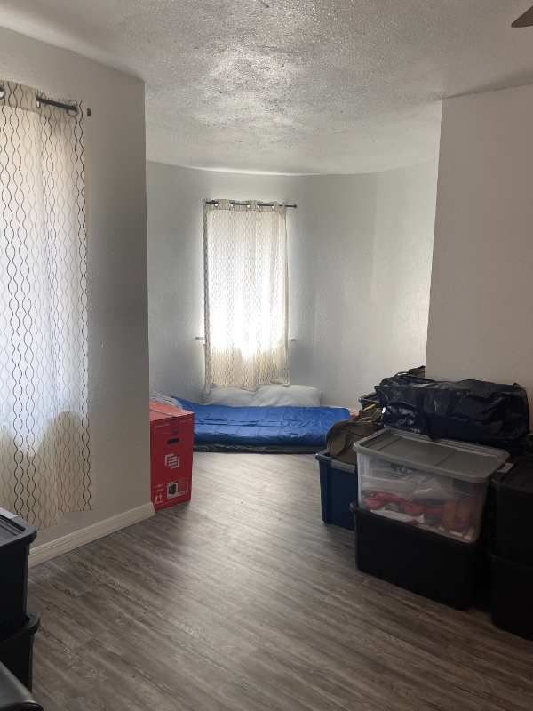 Building Photo - 7210 N Manhattan Ave