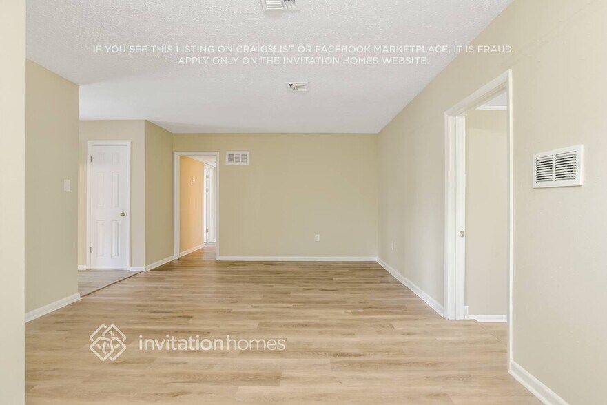 Building Photo - 6202 Balboa Dr