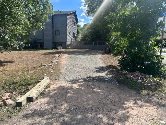 Building Photo - 1500 Orchard Ave