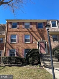 Building Photo - 6008 Westchester Park Dr