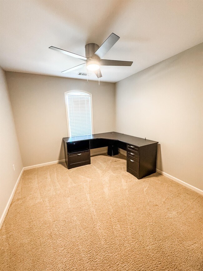 Building Photo - 4776 White Pass Dr
