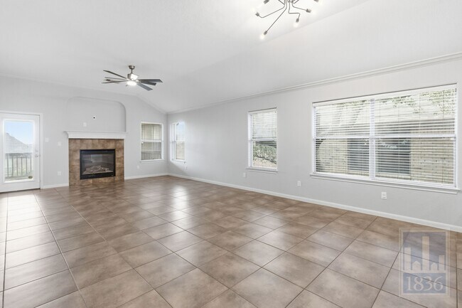 Building Photo - 420 Torrington Dr