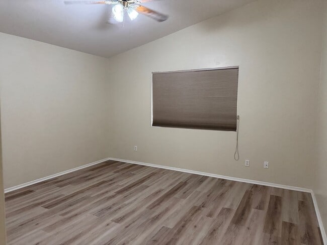 Building Photo - Beautiful Modern 3Bdm 2Ba Home, Great Location,Must See!