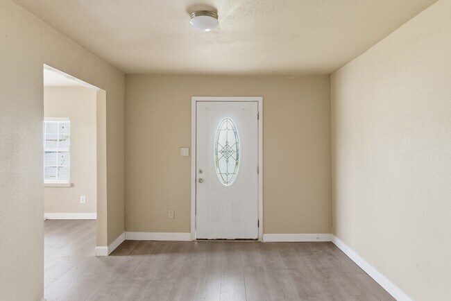 Building Photo - 2411 Leffingwell St