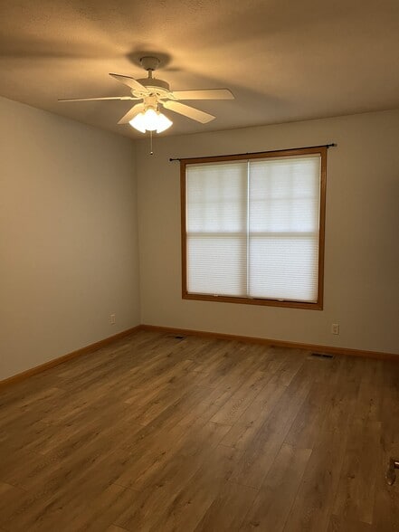 Building Photo - 2517 Sandhutton Ave