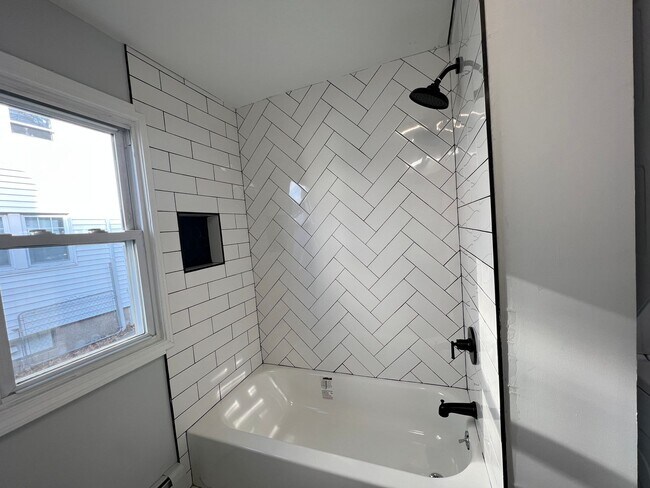 Building Photo - 253 Sheffield Ave