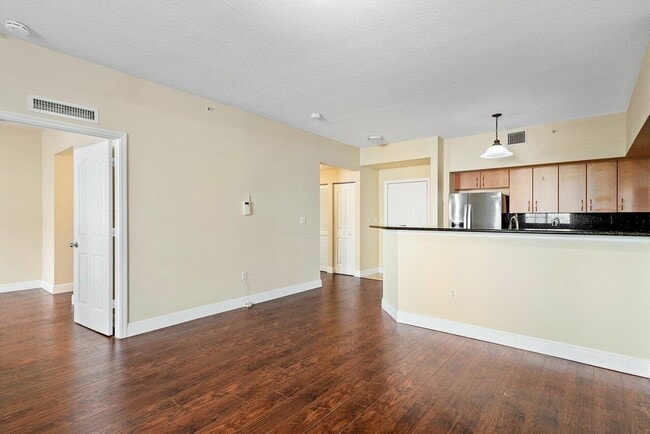 Building Photo - 250 NE 3rd Ave