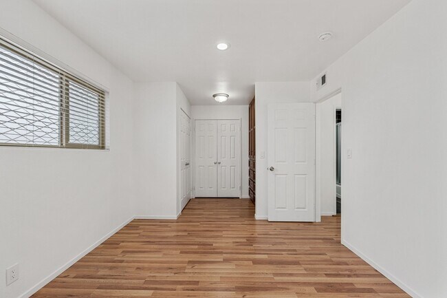 Building Photo - 3923 W 178th St