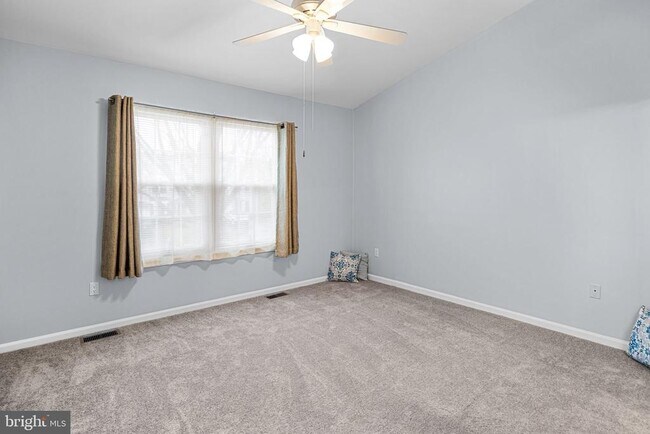 Building Photo - 35 Skyview Way