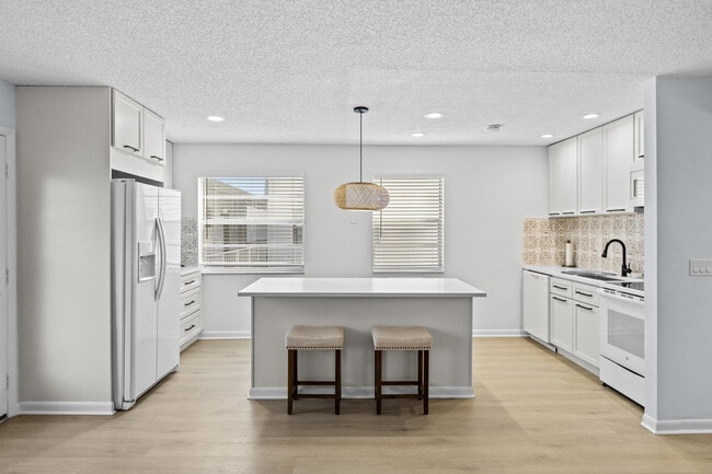 Primary Photo - 74 Normandy Ln