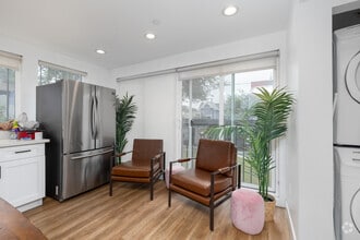 Interior Photo - The Rise