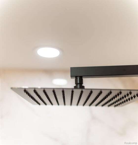 Building Photo - 811 Norwich Dr