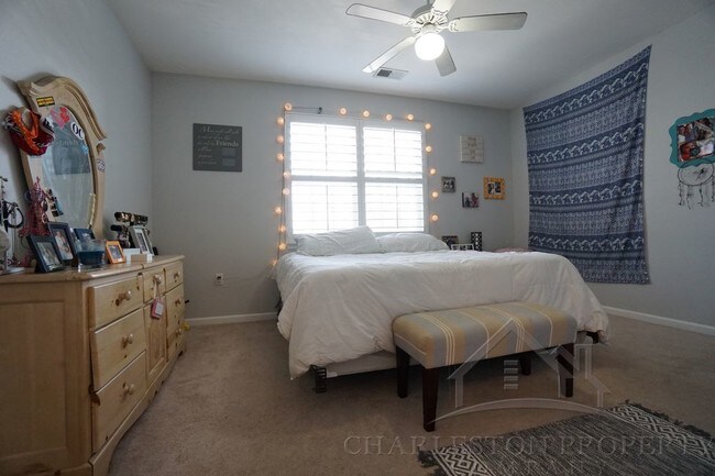 Building Photo - 1487 Cambridge Lakes - Mount Pleasant