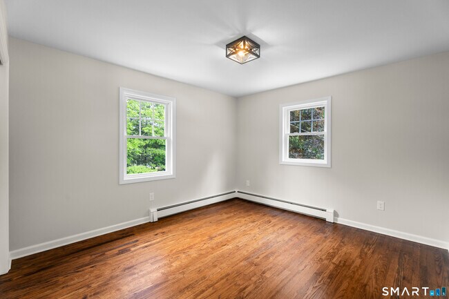 Building Photo - 831 Nut Plains Rd