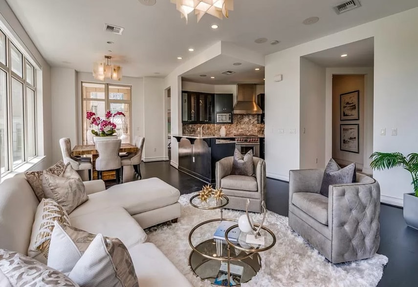 Building Photo - 2555 N Pearl St