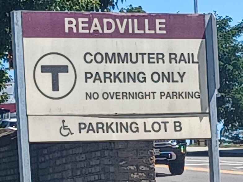 Readville Station 3 blocks away bottom lot - 35 Danny Rd