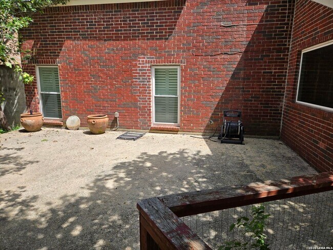 Building Photo - 3623 Green Spring