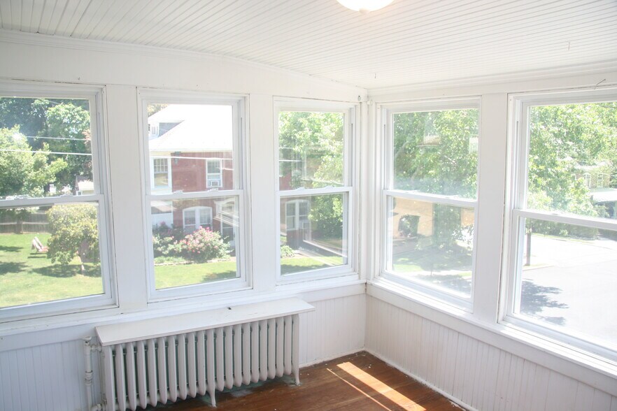 Sun Room - 328 High Street