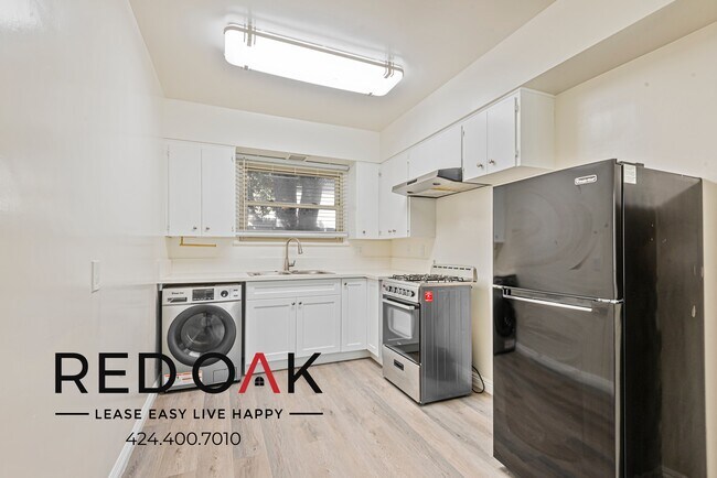 Building Photo - 2437 S Centinela Ave