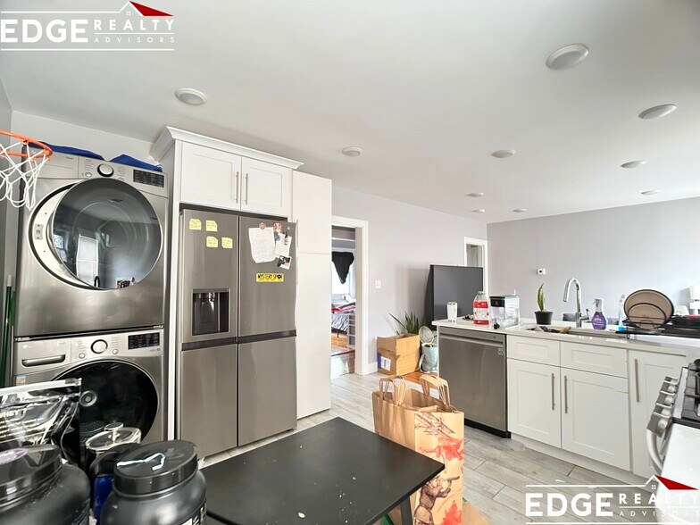 Building Photo - 36 Elmira St