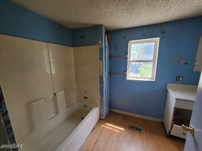Building Photo - 3 br, 2 bath House - 410 North Branson Street