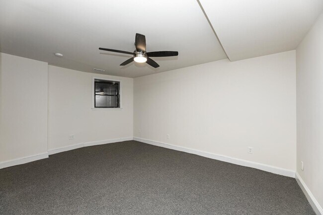 Building Photo - 1916 Eutaw Pl