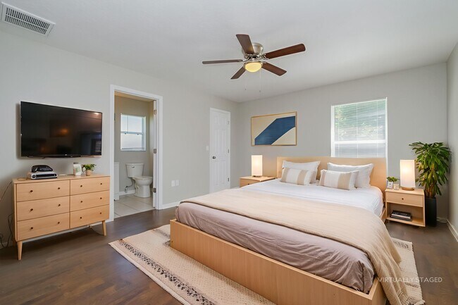 Building Photo - 1290 Godfrey Ave