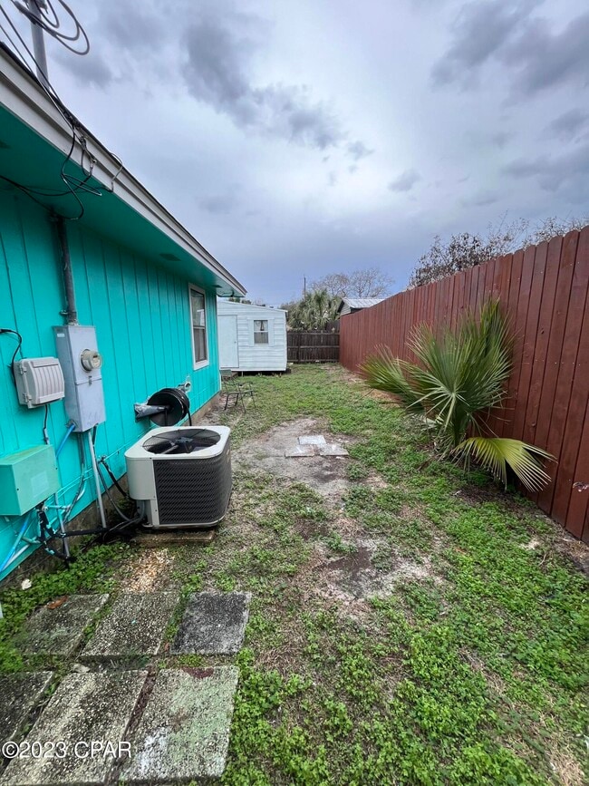 Building Photo - 321 Hibiscus Dr