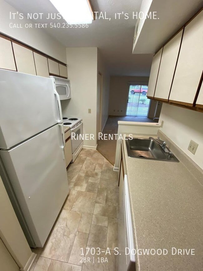 Building Photo - 1703-A S Dogwood Dr