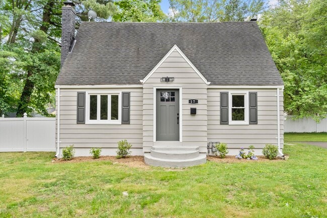 Primary Photo - 17 Brookdale Ave