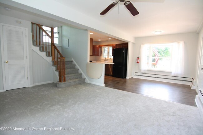 Building Photo - 15-17 E Lincoln Avenue Unit 17