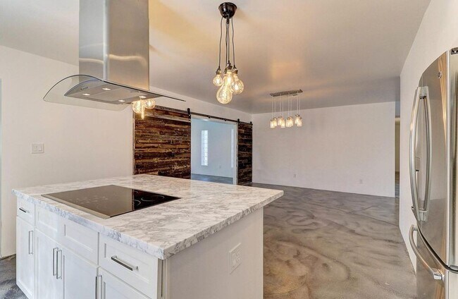 Building Photo - Fabulous, Remodeled Top to Bottom house!!!!