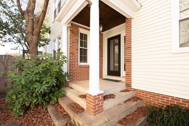 Building Photo - 3120 Grove Ave