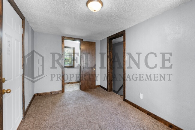 Building Photo - 1735 S Dodge Ave
